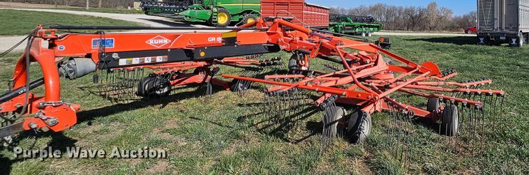 image for item DK1737 Kuhn GA8121  rotary hay rake