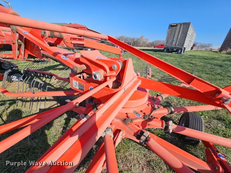 image for item DK1737 Kuhn GA8121  rotary hay rake