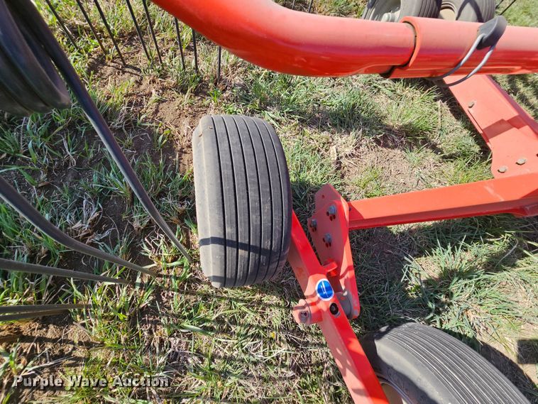 image for item DK1737 Kuhn GA8121  rotary hay rake