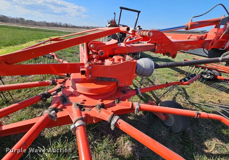 image for item DK1737 Kuhn GA8121  rotary hay rake