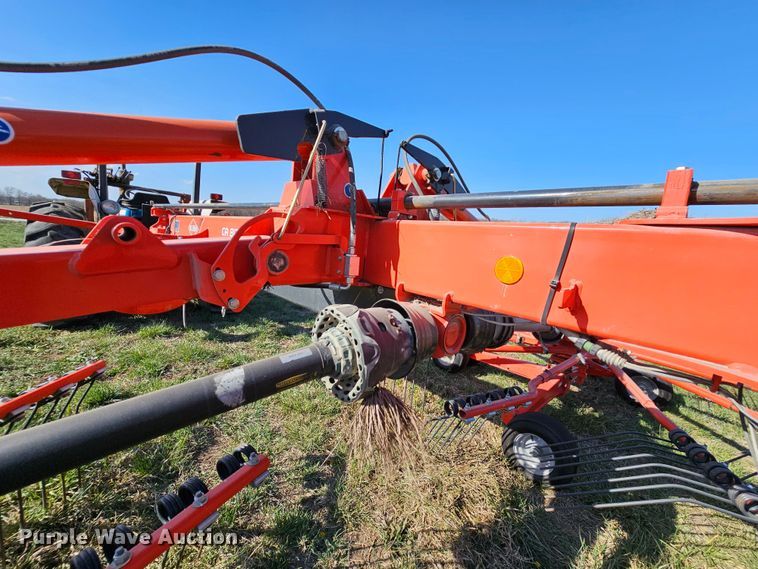 image for item DK1737 Kuhn GA8121  rotary hay rake