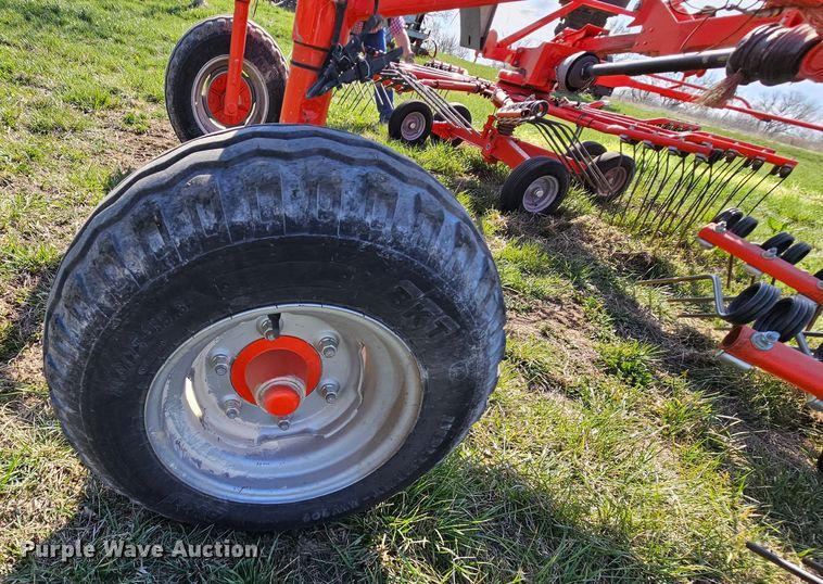 image for item DK1737 Kuhn GA8121  rotary hay rake