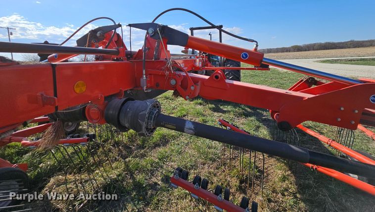 image for item DK1737 Kuhn GA8121  rotary hay rake