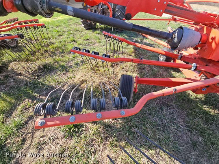 image for item DK1737 Kuhn GA8121  rotary hay rake
