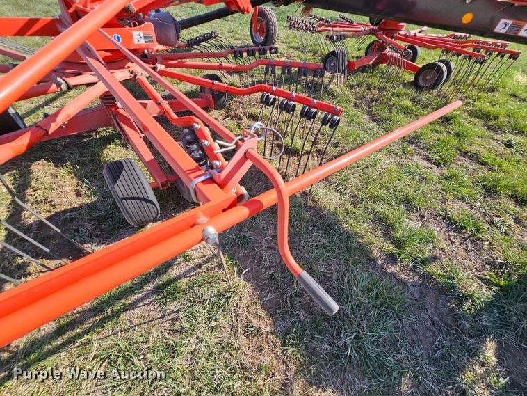 image for item DK1737 Kuhn GA8121  rotary hay rake