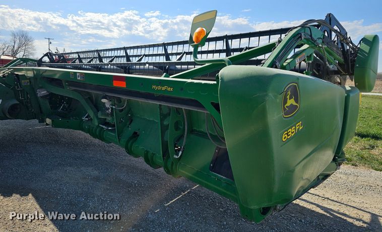 image for item DK1738 2012 John Deere 635FD  flex draper head
