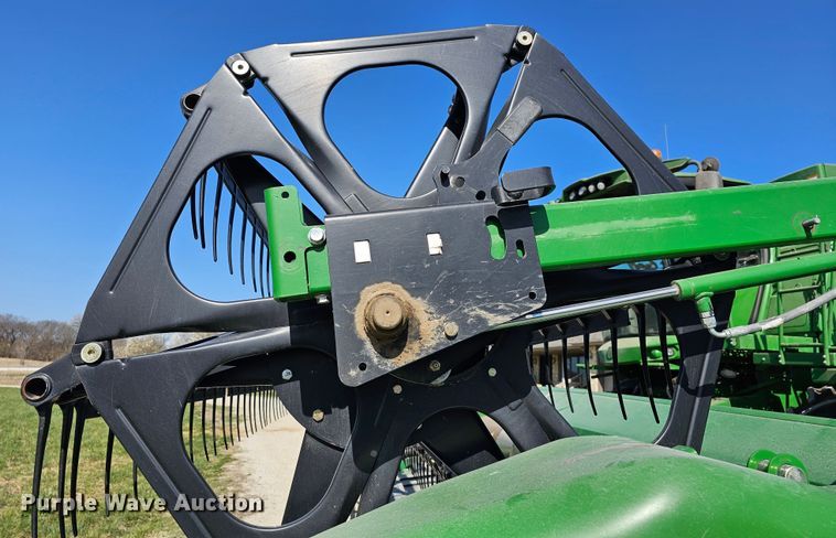 image for item DK1738 2012 John Deere 635FD  flex draper head