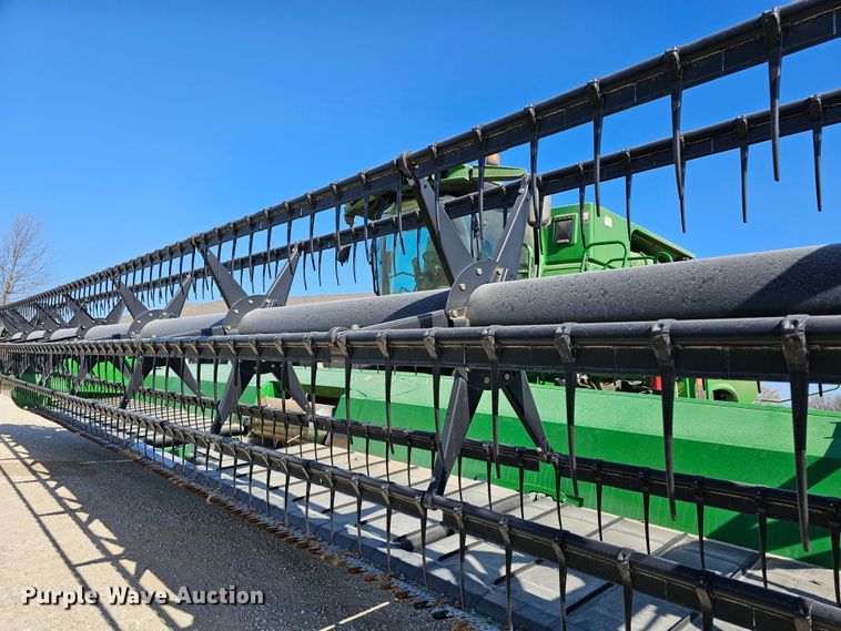 image for item DK1738 2012 John Deere 635FD  flex draper head