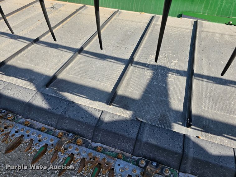 image for item DK1738 2012 John Deere 635FD  flex draper head