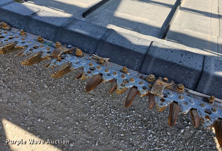 image for item DK1738 2012 John Deere 635FD  flex draper head