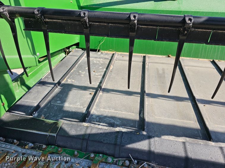 image for item DK1738 2012 John Deere 635FD  flex draper head