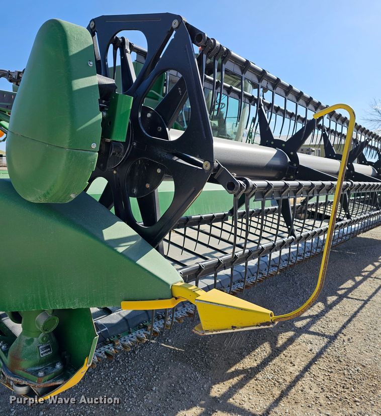 image for item DK1738 2012 John Deere 635FD  flex draper head