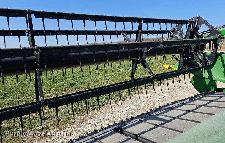 image for item DK1738 2012 John Deere 635FD  flex draper head