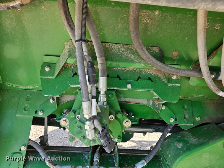 image for item DK1738 2012 John Deere 635FD  flex draper head