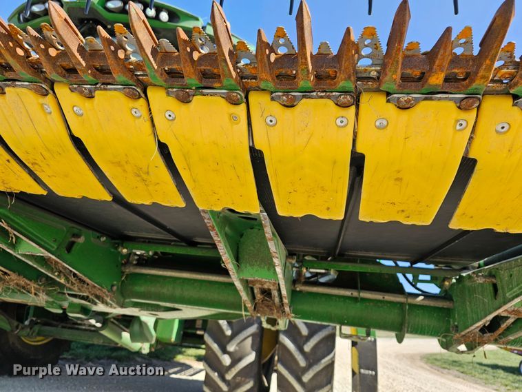 image for item DK1738 2012 John Deere 635FD  flex draper head