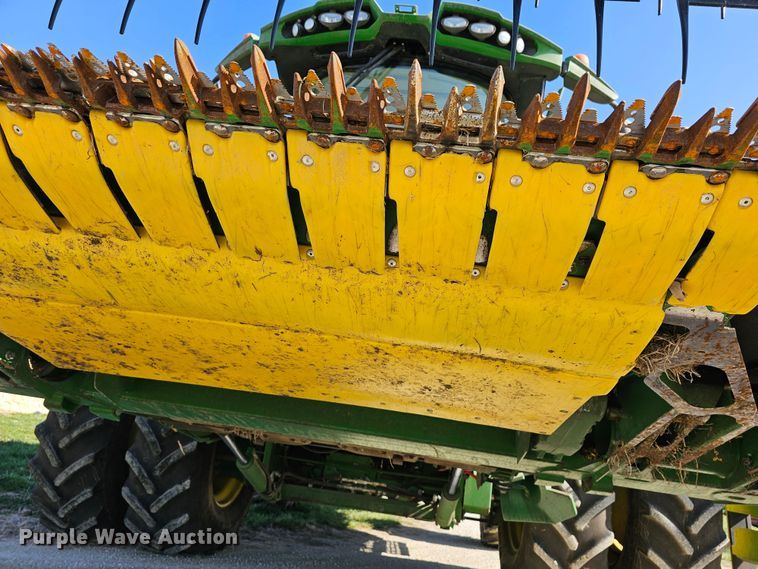 image for item DK1738 2012 John Deere 635FD  flex draper head