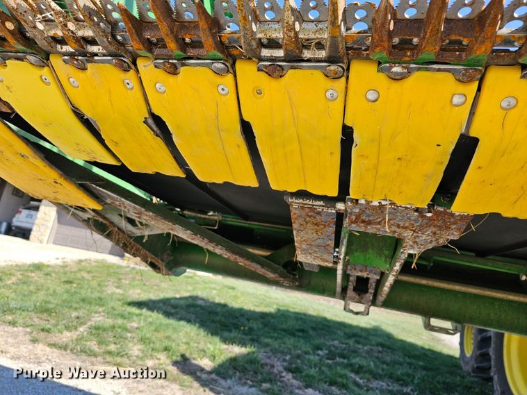 image for item DK1738 2012 John Deere 635FD  flex draper head