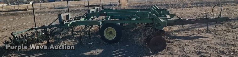 image for item DK7143 John Deere  disk ripper