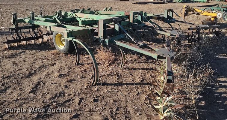 image for item DK7143 John Deere  disk ripper