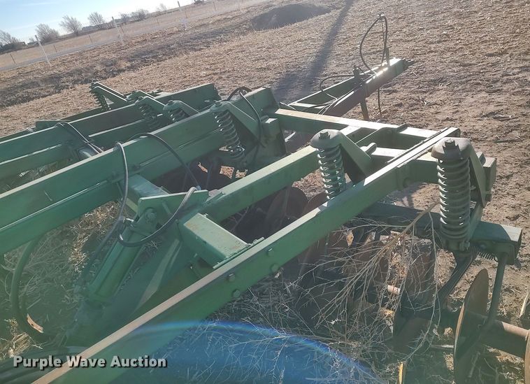 image for item DK7143 John Deere  disk ripper