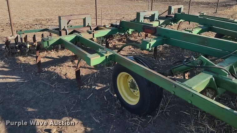 image for item DK7143 John Deere  disk ripper