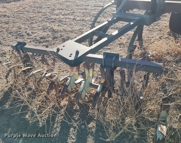 image for item DK7143 John Deere  disk ripper