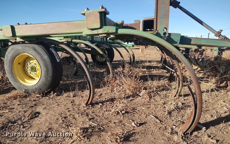 image for item DK7143 John Deere  disk ripper