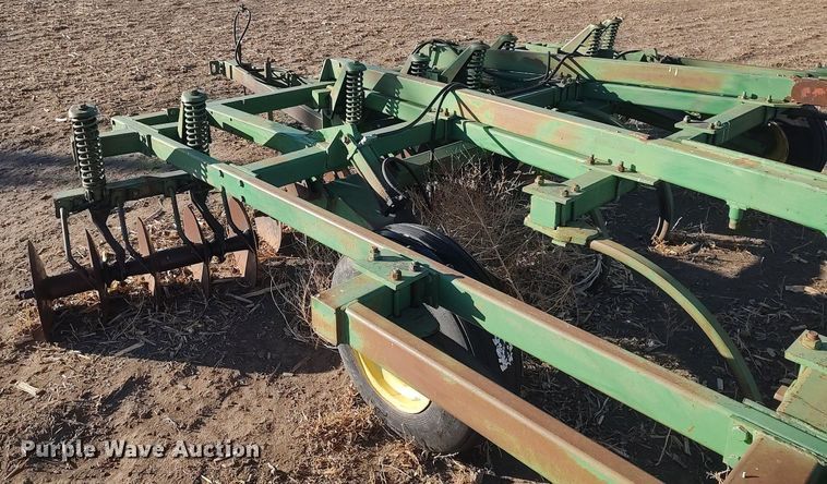 image for item DK7143 John Deere  disk ripper