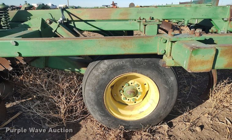 image for item DK7143 John Deere  disk ripper