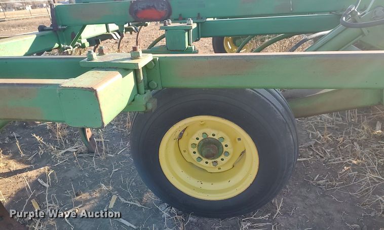 image for item DK7143 John Deere  disk ripper