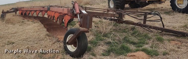 image for item DQ0450 Case  twelve bottom plow