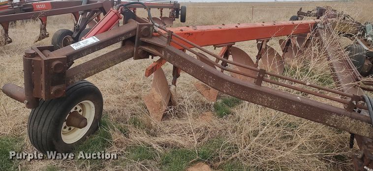 image for item DQ0450 Case  twelve bottom plow