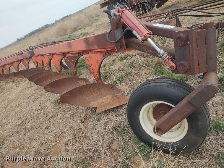 image for item DQ0450 Case  twelve bottom plow