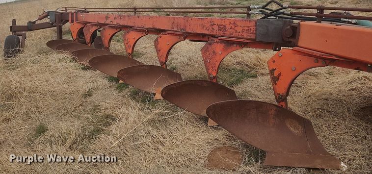 image for item DQ0450 Case  twelve bottom plow