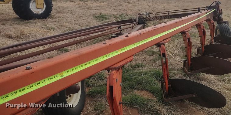 image for item DQ0450 Case  twelve bottom plow