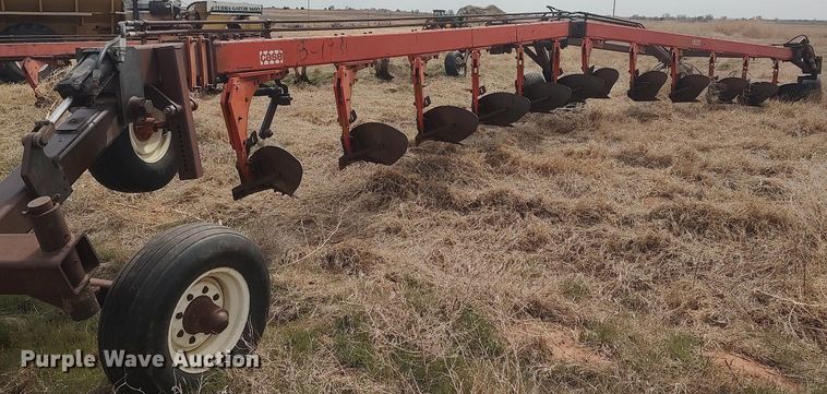 image for item DQ0451 Case  twelve bottom plow