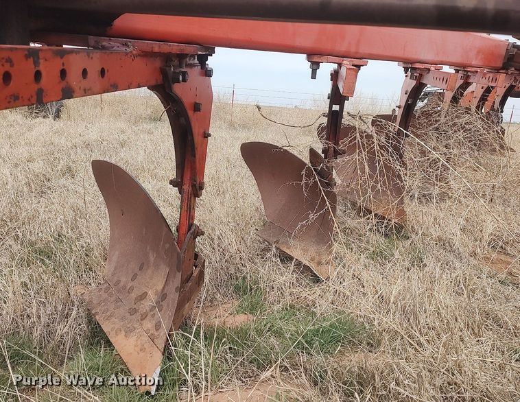 image for item DQ0451 Case  twelve bottom plow