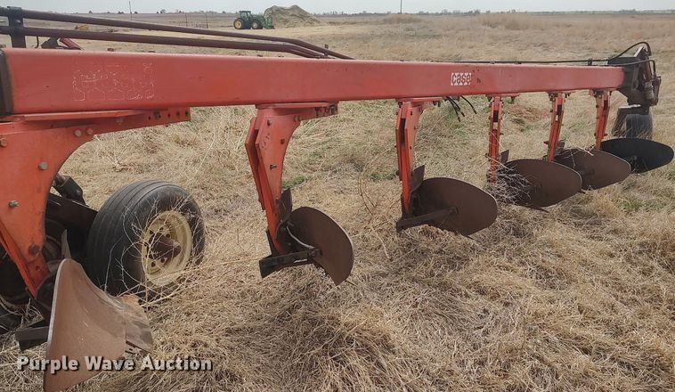 image for item DQ0451 Case  twelve bottom plow