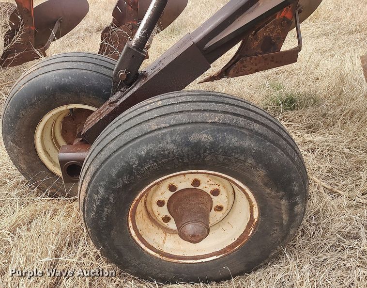 image for item DQ0451 Case  twelve bottom plow