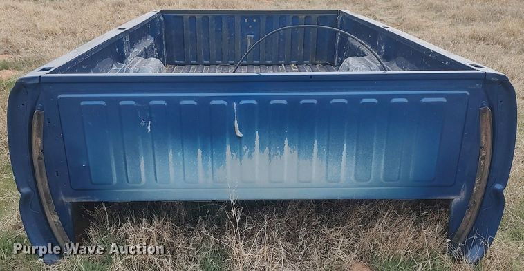 image for item DQ0452 2004 Chevrolet 2500  pickup truck bed