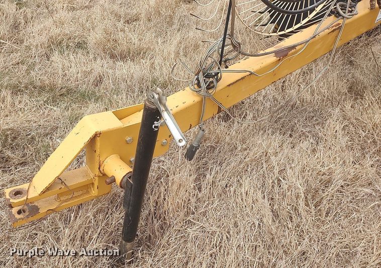 image for item DQ0457 Darf 1017L  hay rake