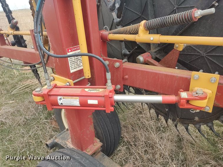 image for item DQ0457 Darf 1017L  hay rake