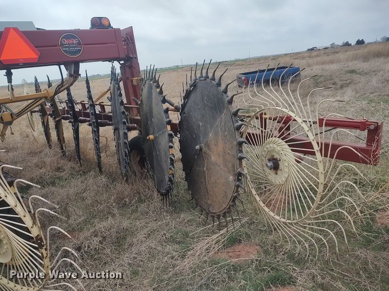 image for item DQ0457 Darf 1017L  hay rake