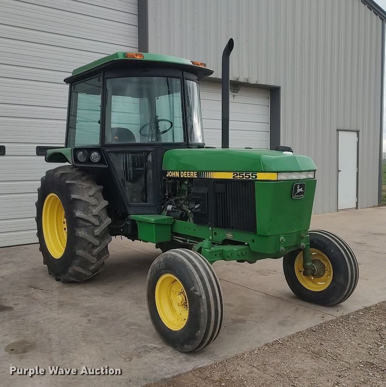 image for item DQ0459 1988 John Deere 2555  tractor