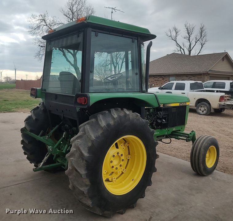 image for item DQ0459 1988 John Deere 2555  tractor