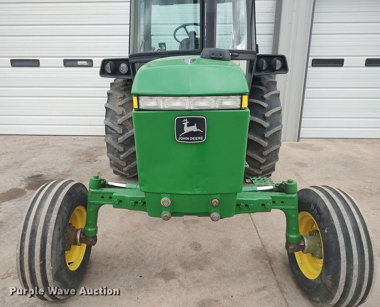 image for item DQ0459 1988 John Deere 2555  tractor