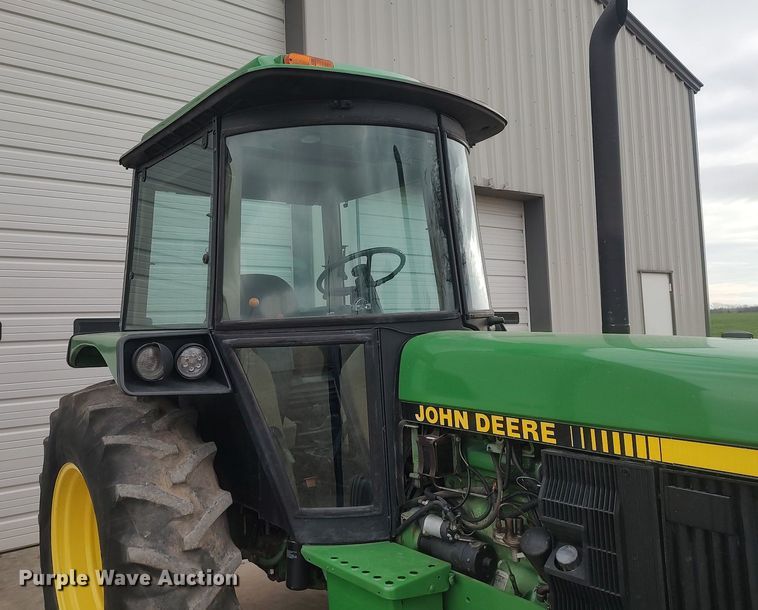 image for item DQ0459 1988 John Deere 2555  tractor