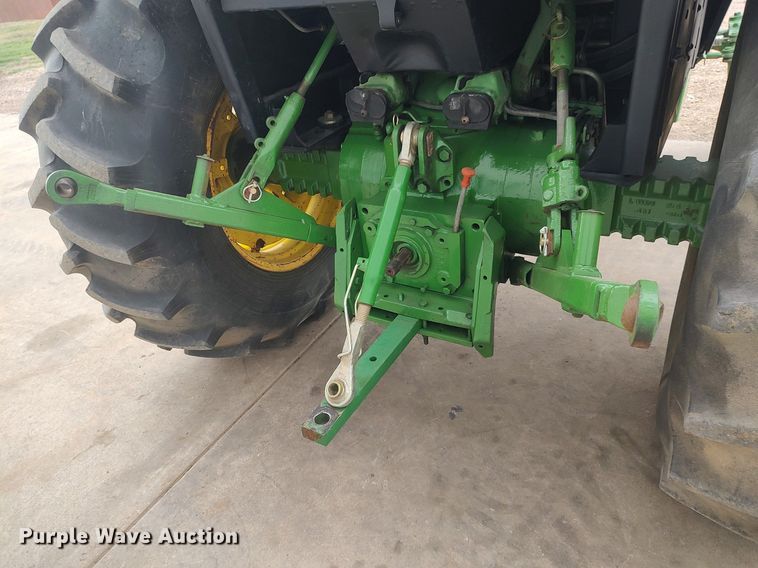 image for item DQ0459 1988 John Deere 2555  tractor