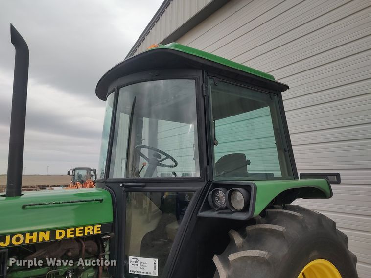 image for item DQ0459 1988 John Deere 2555  tractor