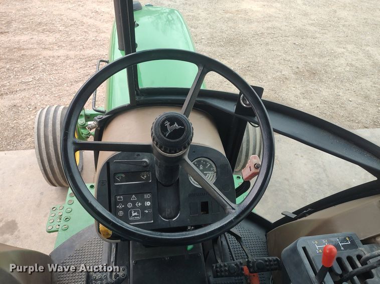 image for item DQ0459 1988 John Deere 2555  tractor